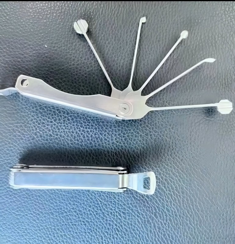 New folding 5-piece set, linkage padlock for maintenance, suitable for interior doors, KFC-style doors, glass doors and more.